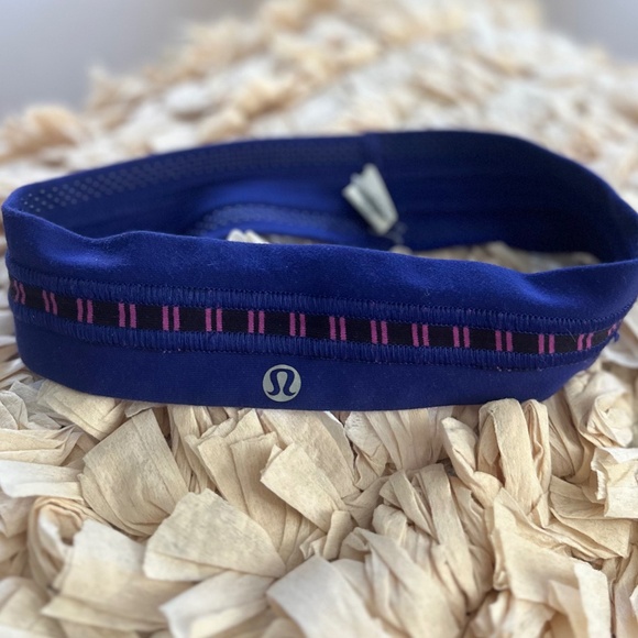 Lululemon Fly Away Tamer Headband 2" - Picture 1 of 15